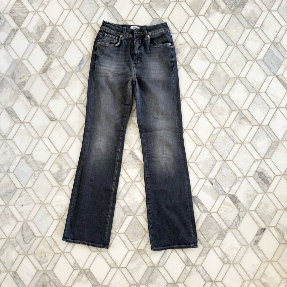 Excellent condition Closed ‘Leaf’ Jeans in Grey